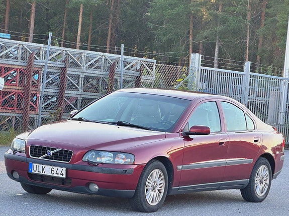 Volvo S60 2 of 11