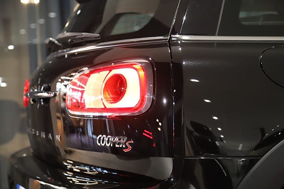 MINI Cooper S 8 of 10