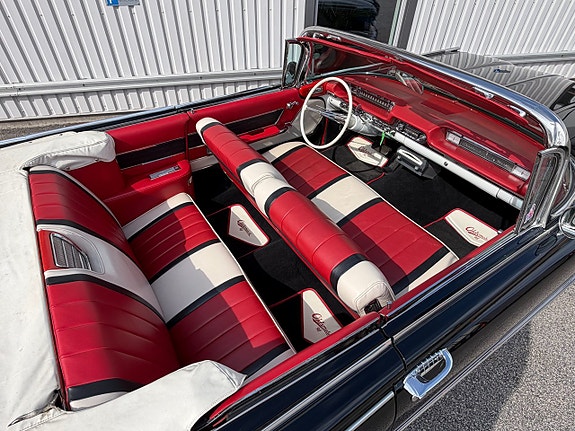 Oldsmobile Ninety-Eight 12 of 20
