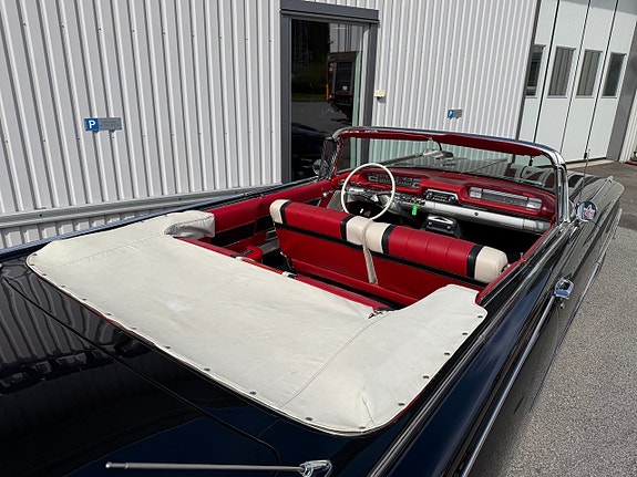 Oldsmobile Ninety-Eight 11 of 20