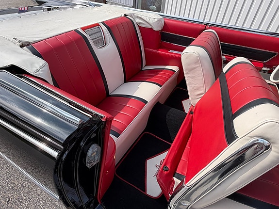 Oldsmobile Ninety-Eight 14 of 20