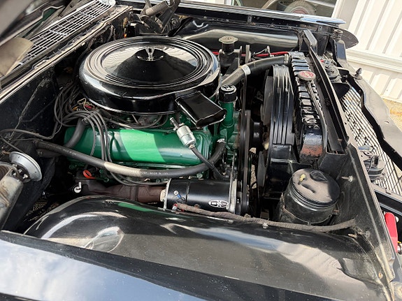 Oldsmobile Ninety-Eight 19 of 20