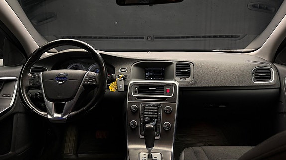 Volvo S60 21 of 25