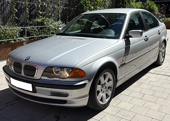 BMW 320i 6 of 7