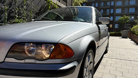 BMW 320i 7 of 7