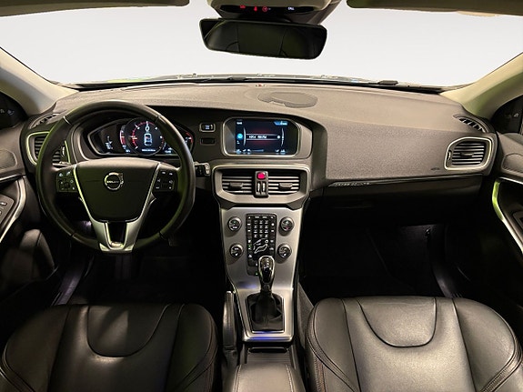 Volvo V40 Cross Country 9 of 24