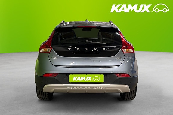 Volvo V40 Cross Country 5 of 24