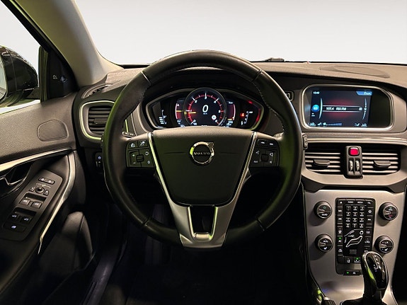 Volvo V40 Cross Country 12 of 24