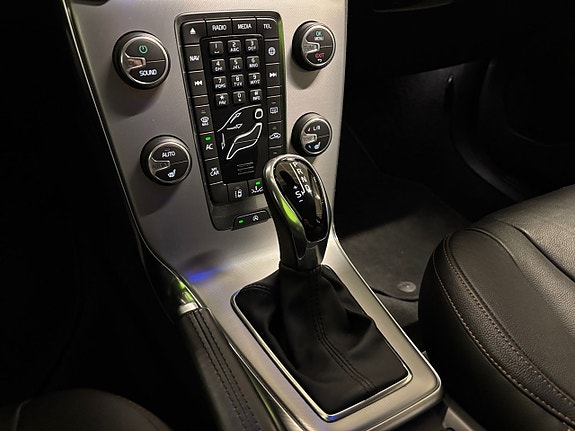 Volvo V40 Cross Country 10 of 24