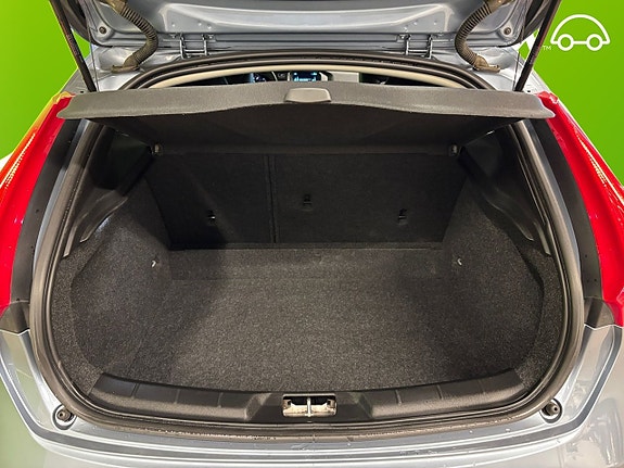 Volvo V40 Cross Country 15 of 24