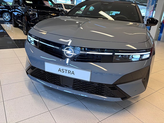 Opel Astra 15 of 16