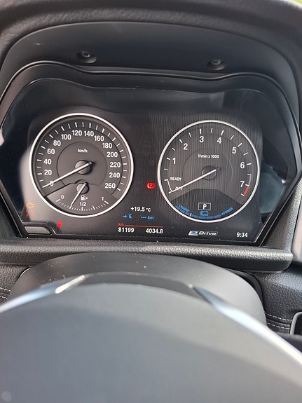 BMW 225xe 3 of 12