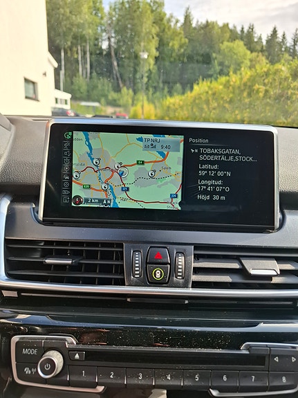 BMW 225xe 7 of 12