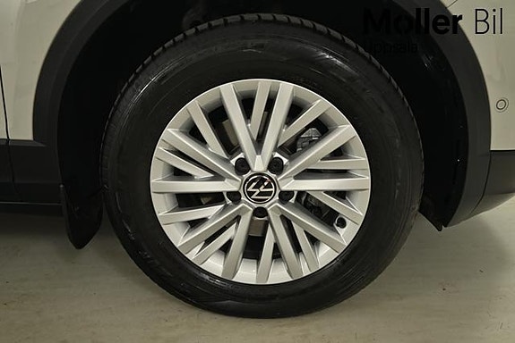 Volkswagen T-Roc 13 of 13