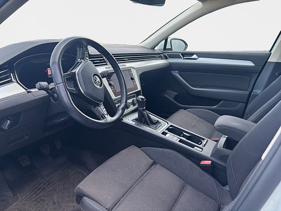 Volkswagen Passat 6 of 9