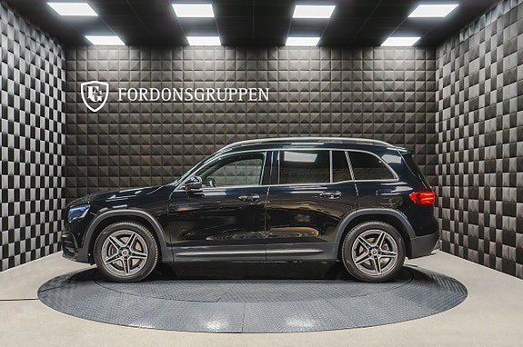 Mercedes-Benz GLB220 d 2 of 26