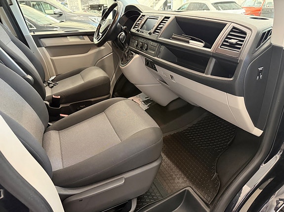 Volkswagen Transporter 9 of 18