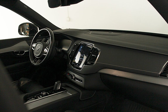 Volvo XC90 18 of 21
