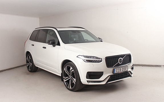 Volvo XC90 3 of 21