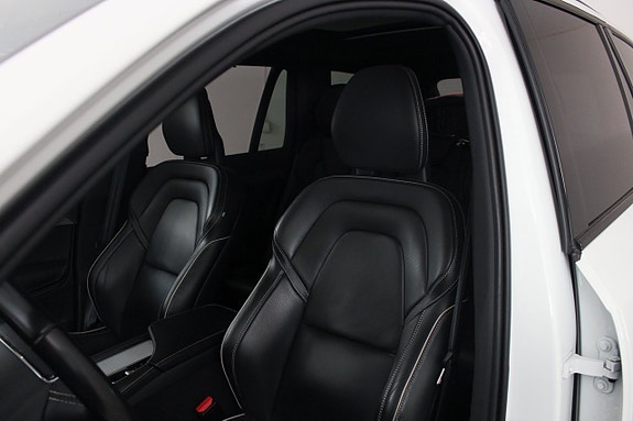 Volvo XC90 13 of 21