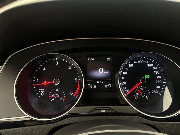 Volkswagen Passat Alltrack 18 of 30
