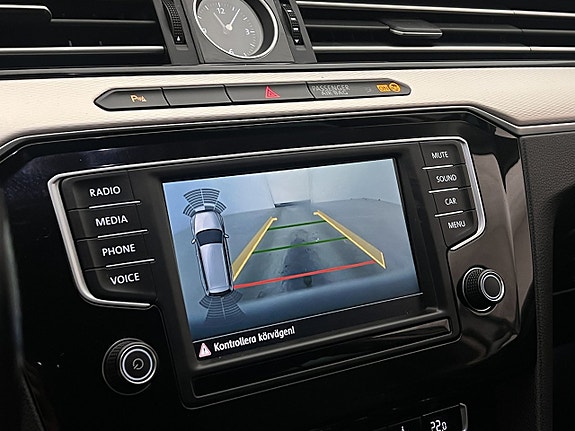 Volkswagen Passat Alltrack 26 of 30