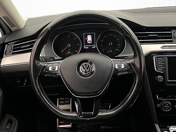 Volkswagen Passat Alltrack 15 of 30
