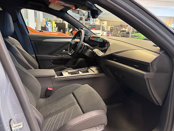 Opel Astra 8 of 16