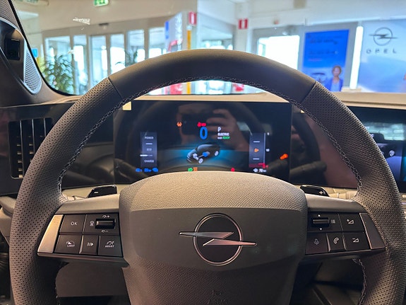 Opel Astra 9 of 16