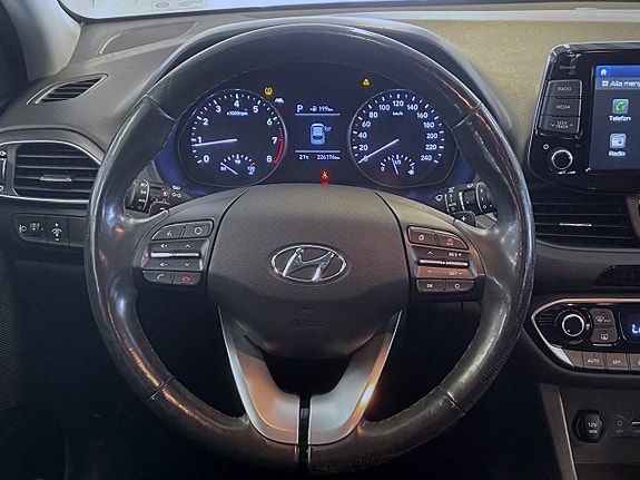 Hyundai i30 9 of 16