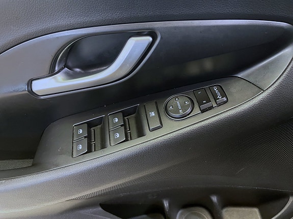 Hyundai i30 7 of 16