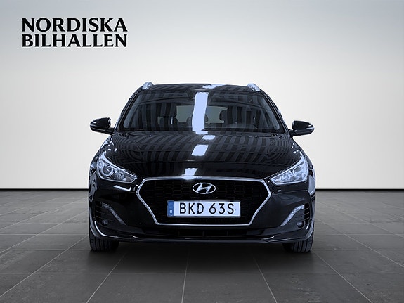 Hyundai i30 2 of 16