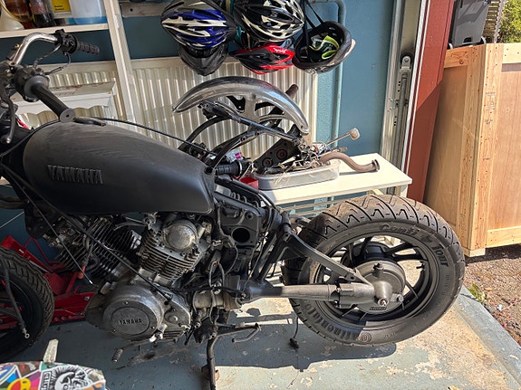 Yamaha XV750 2 of 2