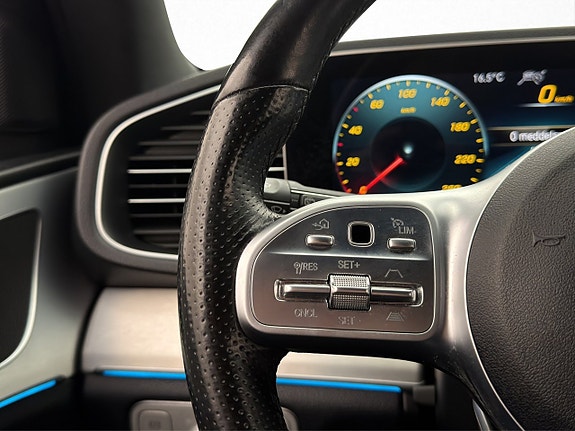 Mercedes-Benz GLE300 d 16 of 30