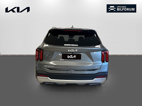 Kia Sorento 5 of 20