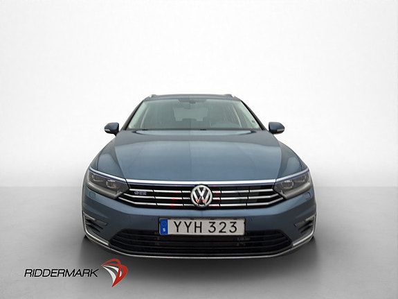 Volkswagen Passat 2 of 29