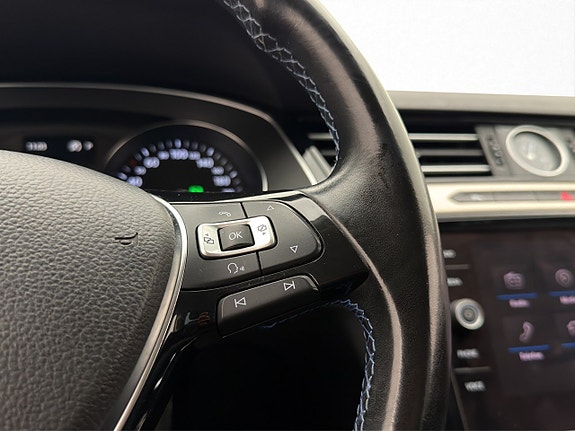Volkswagen Passat 28 of 29