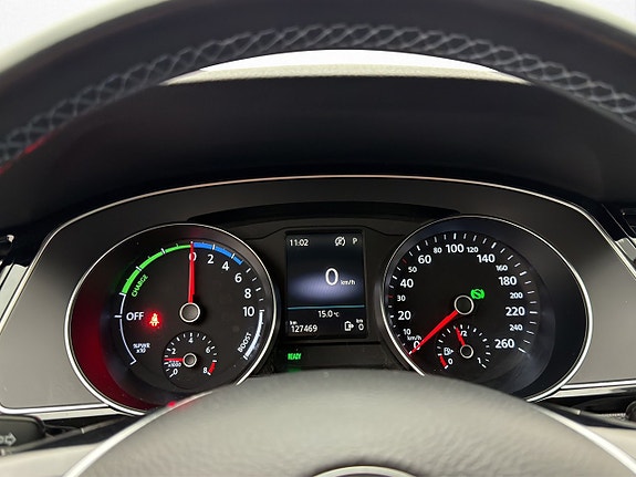 Volkswagen Passat 22 of 29