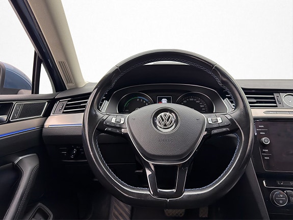 Volkswagen Passat 21 of 29