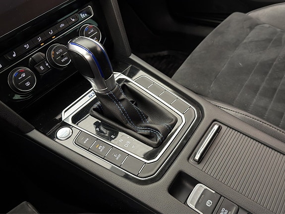 Volkswagen Passat 26 of 29