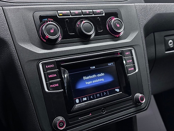 Volkswagen Caddy Maxi 22 of 22