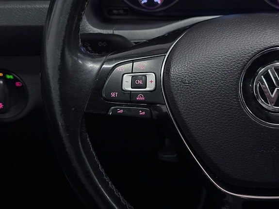 Volkswagen Caddy Maxi 16 of 22