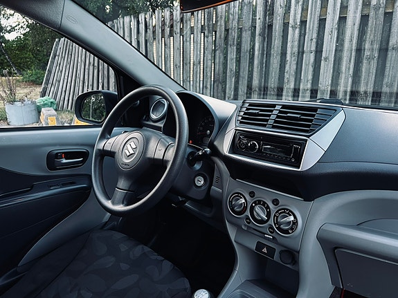 Suzuki Alto 12 of 22