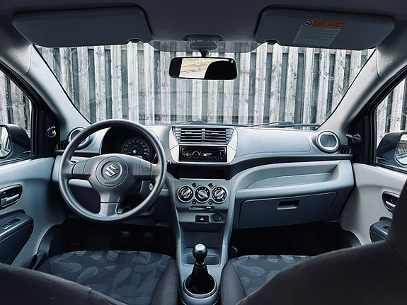 Suzuki Alto 8 of 22
