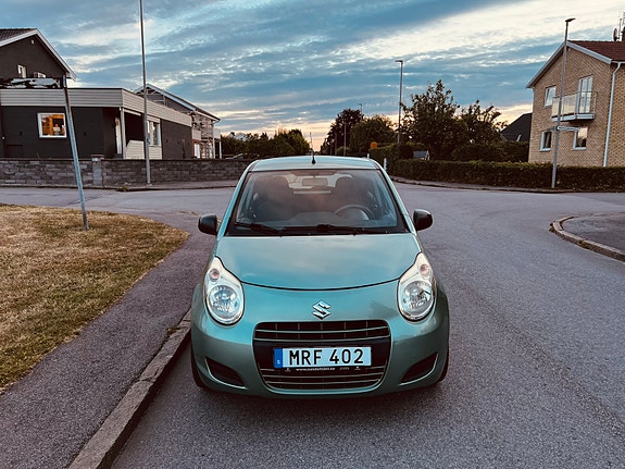 Suzuki Alto 2 of 22