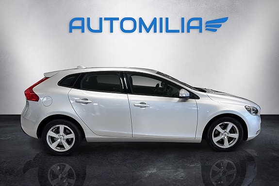 Volvo V40 15 of 16