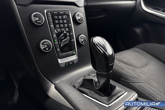 Volvo V40 10 of 16