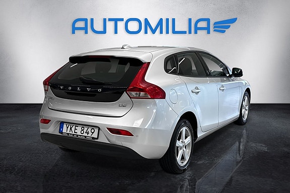 Volvo V40 14 of 16