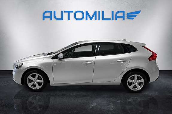 Volvo V40 3 of 16