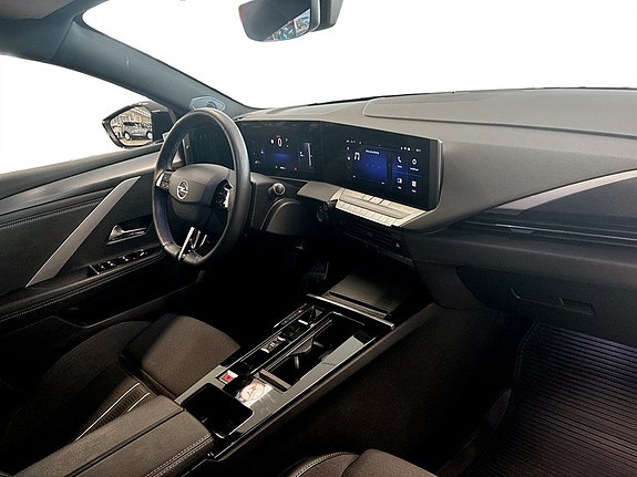 Opel Astra 12 of 16